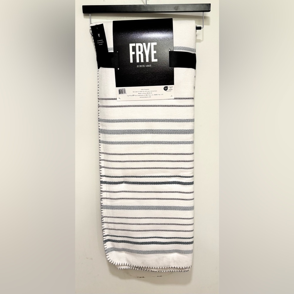 Frye Shoreline Reversible Chenille Throw 50”x70” White & Soft Grey Colors NWT
